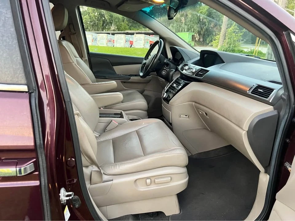 2011 Honda Odyssey - Image 6 of 13