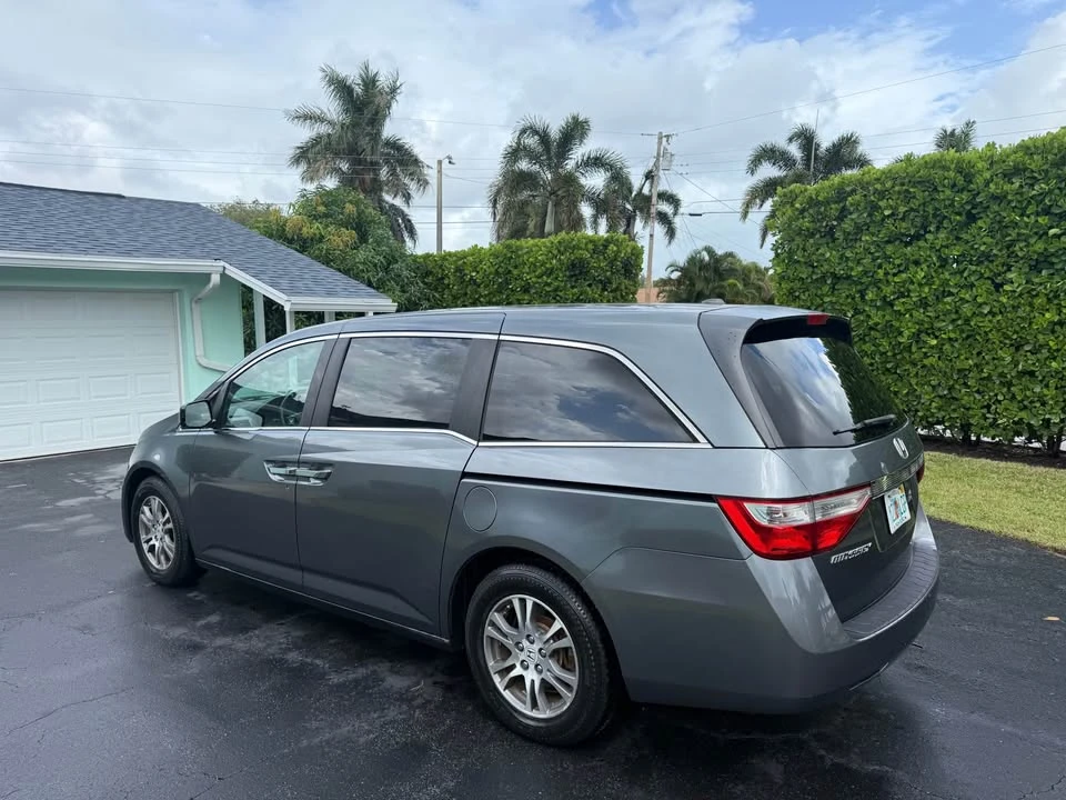 2011 Honda Odyssey - Image 4 of 9