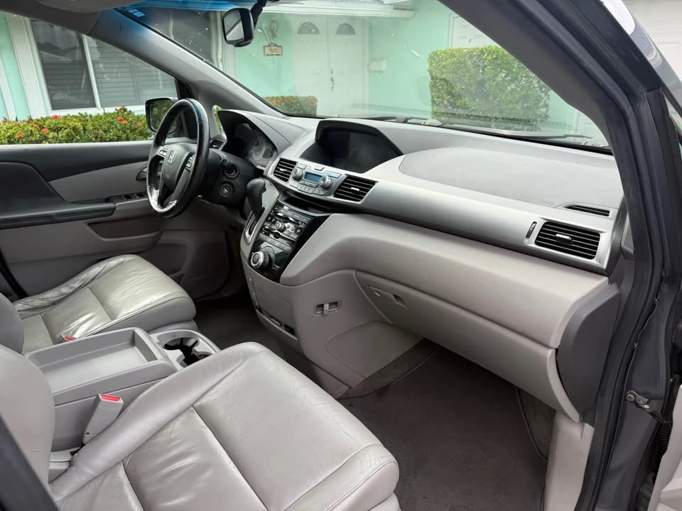 2011 Honda Odyssey - Image 6 of 9
