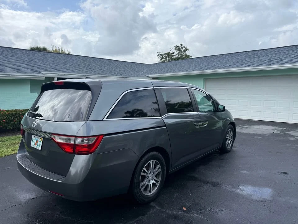 2011 Honda Odyssey - Image 3 of 9