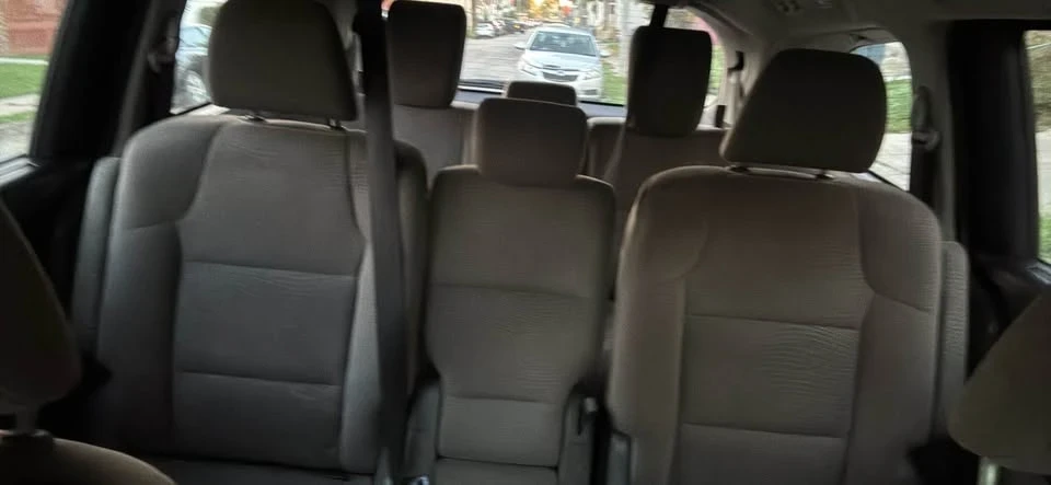 2011 Honda Odyssey - Image 6 of 6
