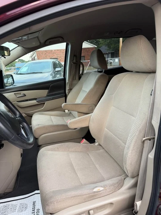 2011 Honda Odyssey - Image 10 of 14
