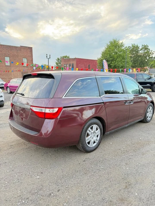 2011 Honda Odyssey - Image 6 of 10