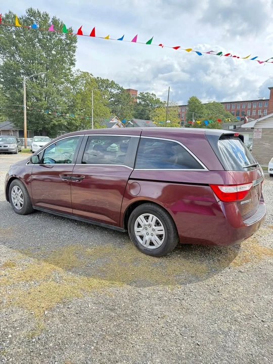 2011 Honda Odyssey - Image 7 of 15