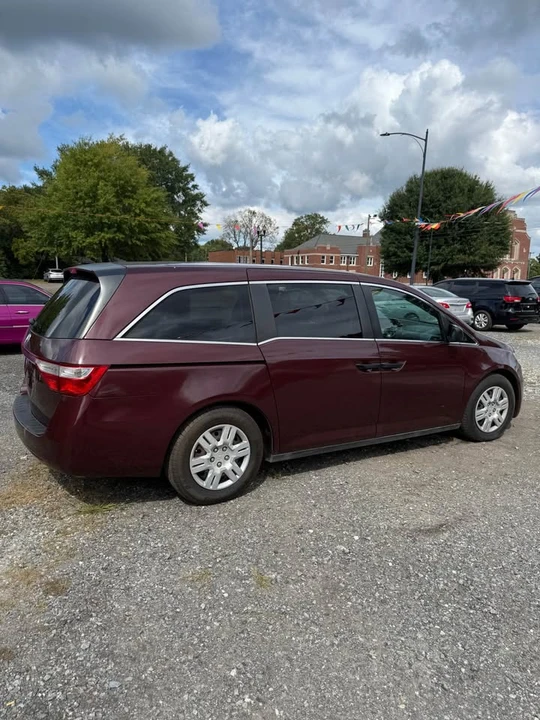 2011 Honda Odyssey - Image 6 of 15