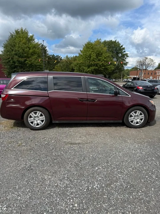 2011 Honda Odyssey - Image 3 of 15