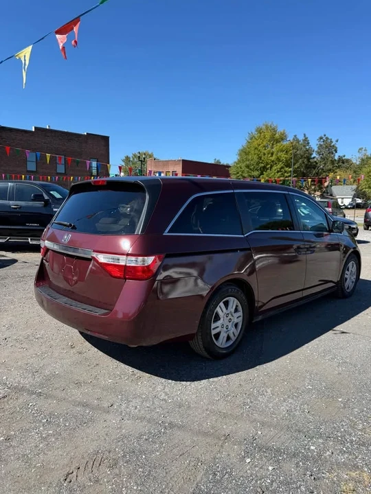 2011 Honda Odyssey - Image 9 of 19
