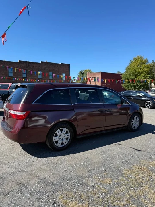 2011 Honda Odyssey - Image 5 of 19