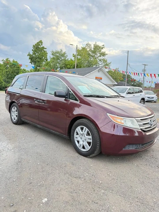 2011 Honda Odyssey - Image 10 of 11