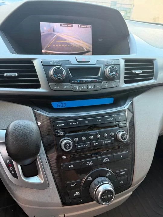 2011 Honda Odyssey - Image 13 of 15