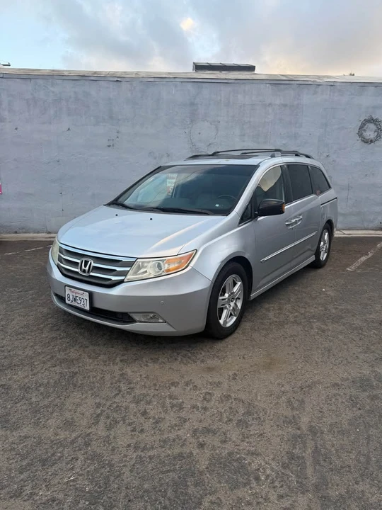 2011 Honda Odyssey - Image 3 of 15