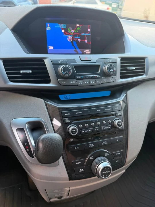 2011 Honda Odyssey - Image 14 of 15