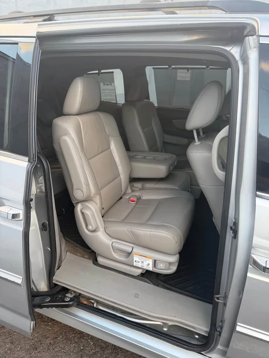 2011 Honda Odyssey - Image 6 of 15