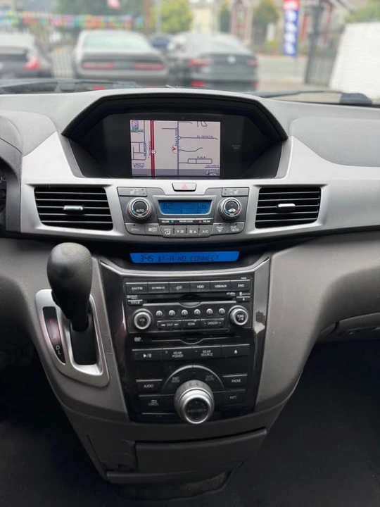 2011 Honda Odyssey - Image 15 of 16