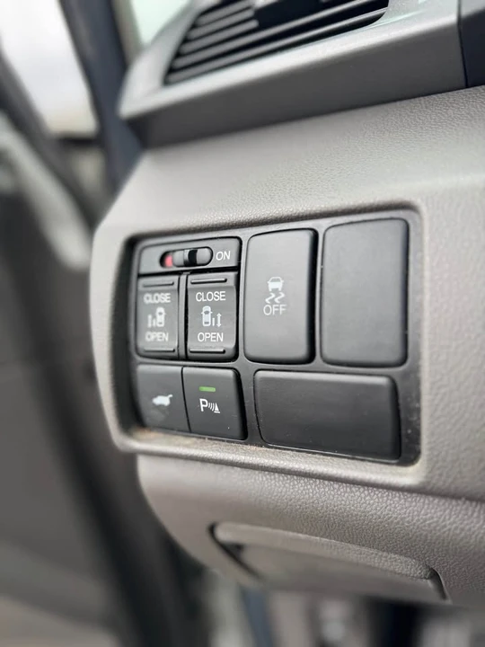 2011 Honda Odyssey - Image 16 of 16