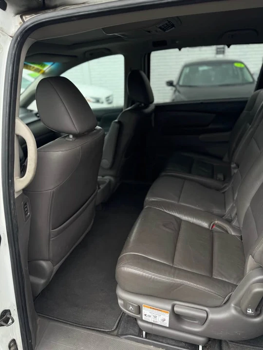 2011 Honda Odyssey - Image 11 of 16