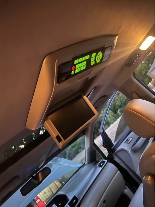 2011 Honda Odyssey - Image 10 of 10