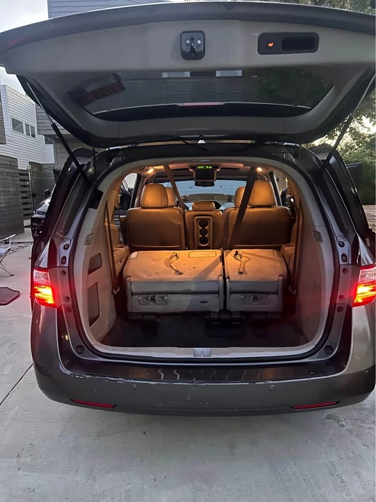 2011 Honda Odyssey - Image 6 of 10