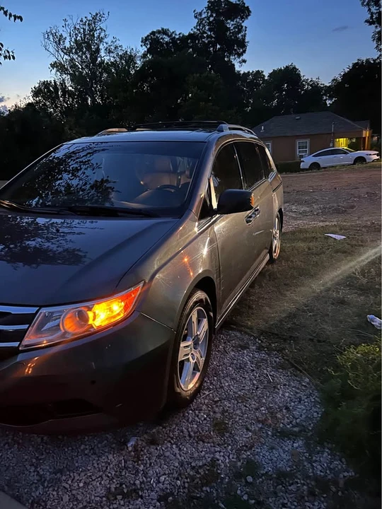 2011 Honda Odyssey - Image 3 of 10