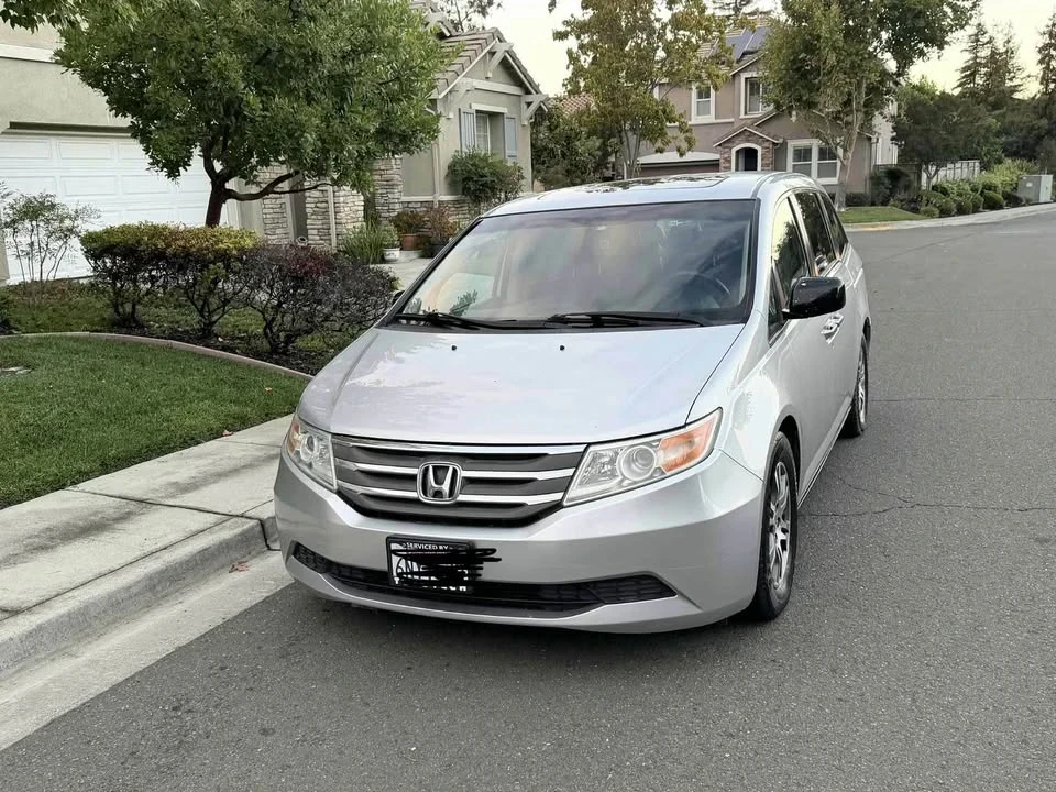 2011 Honda Odyssey - Image 5 of 13