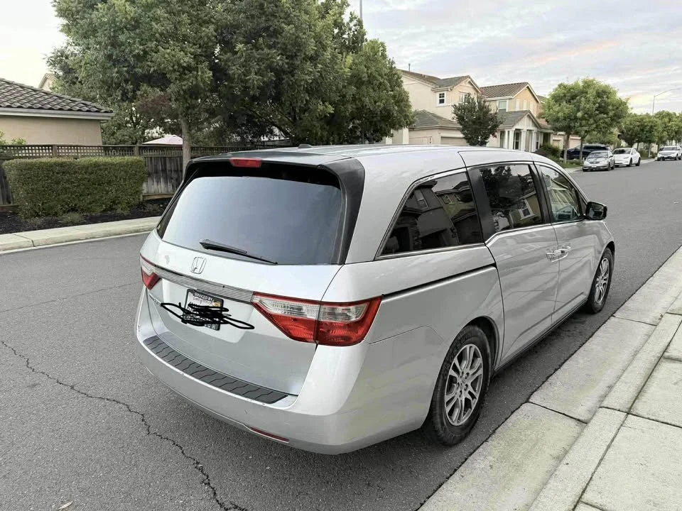 2011 Honda Odyssey - Image 5 of 10