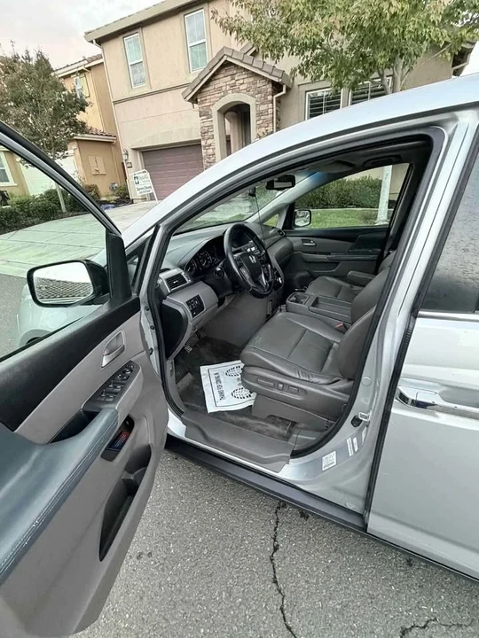 2011 Honda Odyssey - Image 8 of 14