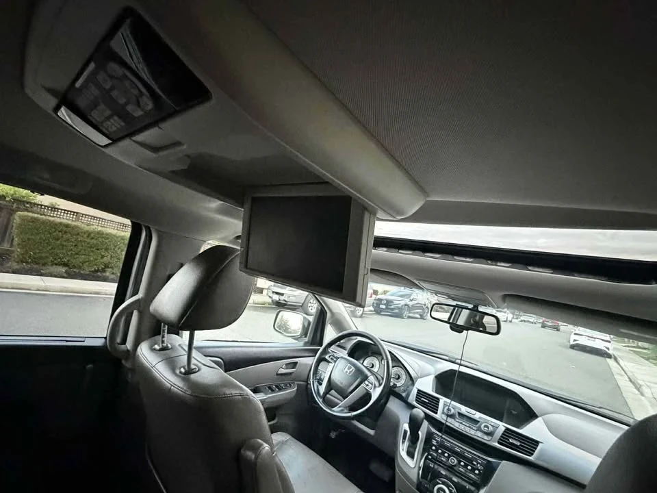 2011 Honda Odyssey - Image 9 of 10