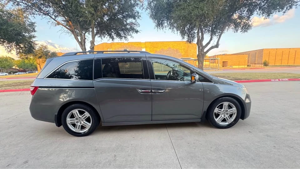 2011 Honda Odyssey - Image 5 of 11