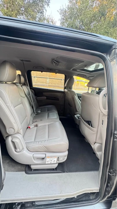 2011 Honda Odyssey - Image 8 of 11