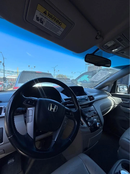 2011 Honda Odyssey - Image 2 of 6