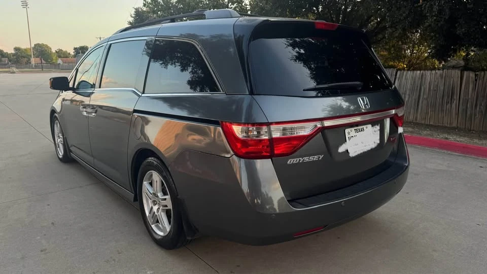 2011 Honda Odyssey - Image 3 of 11