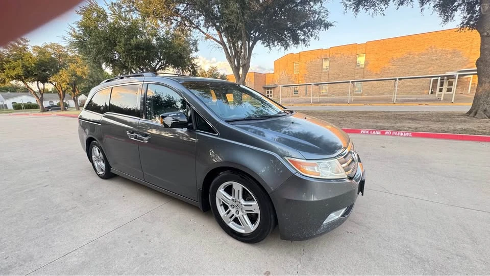 2011 Honda Odyssey - Image 6 of 11