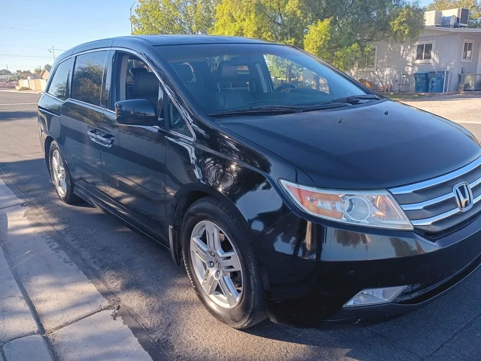 2011 Honda Odyssey - Image 2 of 14