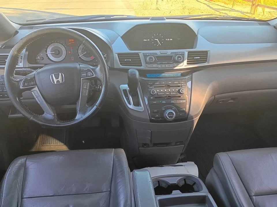 2011 Honda Odyssey - Image 11 of 14
