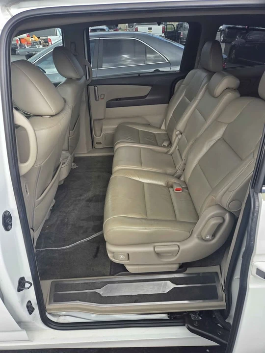 2011 Honda Odyssey - Image 9 of 11