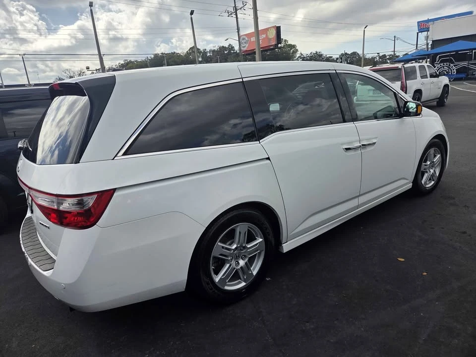 2011 Honda Odyssey - Image 3 of 11