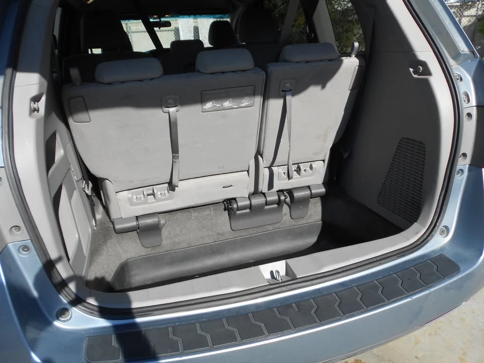2011 Honda Odyssey - Image 11 of 20