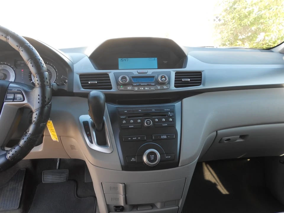 2011 Honda Odyssey - Image 14 of 20
