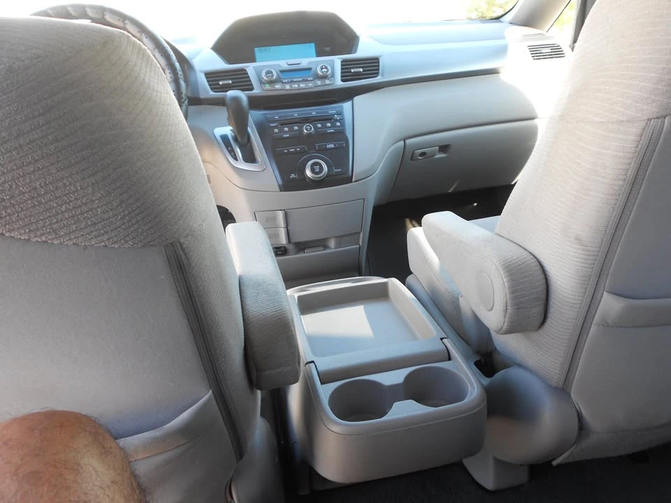 2011 Honda Odyssey - Image 15 of 20