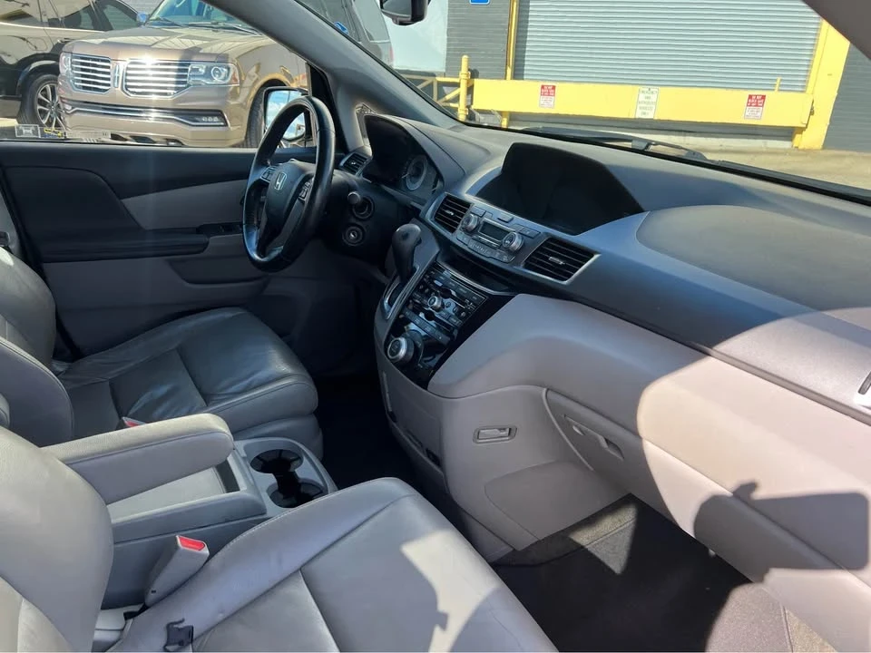 2011 Honda Odyssey - Image 9 of 17