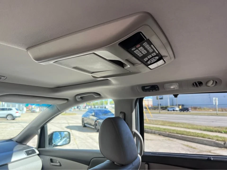 2011 Honda Odyssey - Image 13 of 17