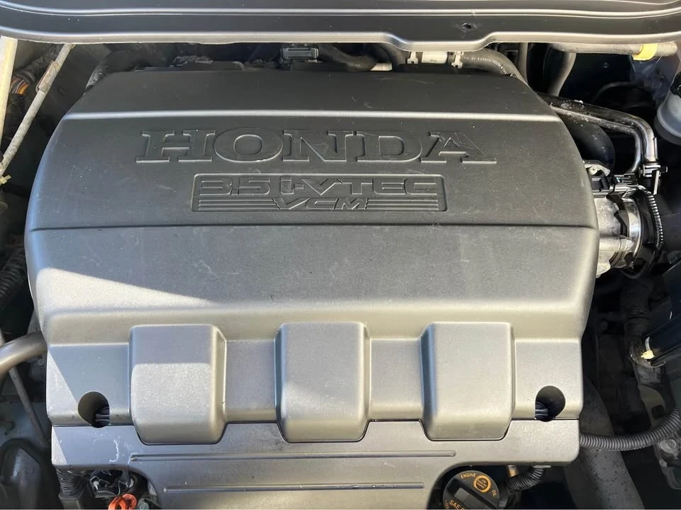 2011 Honda Odyssey - Image 15 of 17