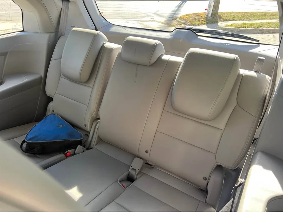 2011 Honda Odyssey - Image 11 of 17