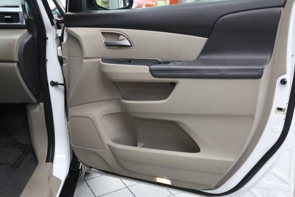 2011 Honda Odyssey - Image 18 of 20