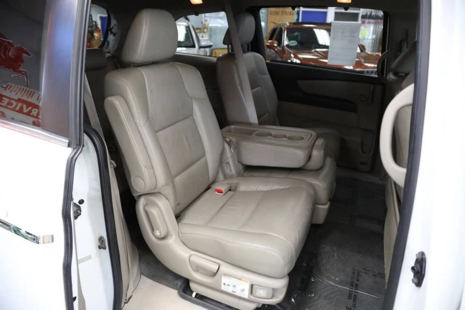 2011 Honda Odyssey - Image 16 of 20