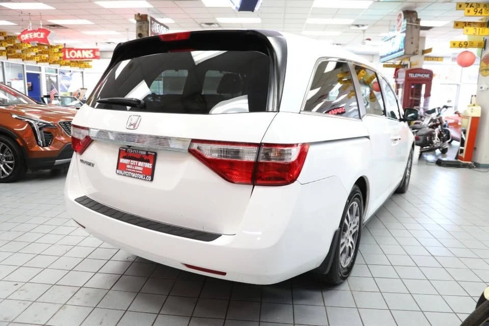 2011 Honda Odyssey - Image 10 of 20