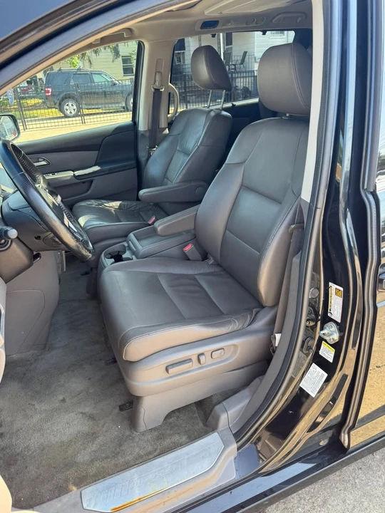 2011 Honda Odyssey - Image 13 of 18