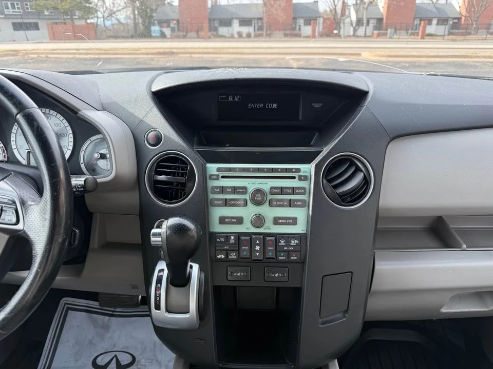 2011 Honda Pilot 2nd Gen - Image 13 of 16