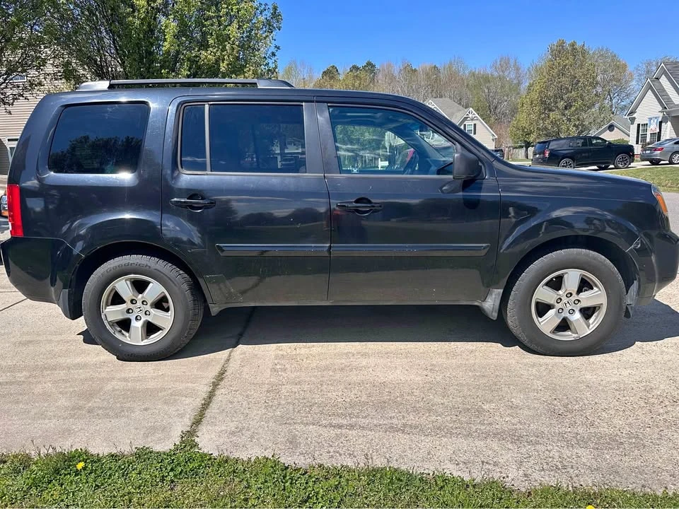 2011 Honda Pilot 2nd Gen - Image 2 of 13