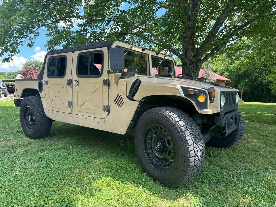 2011 Hummer HMMWV - Image 2 of 10